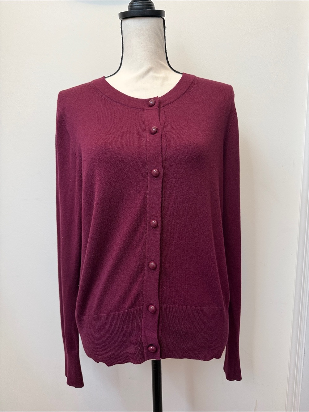 Women’s Button-Front Crewneck Sweater in Burgundy